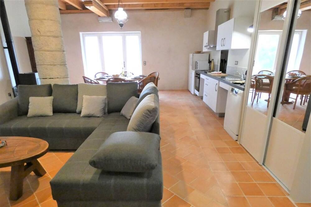 Photo of Livingroom in Pey
