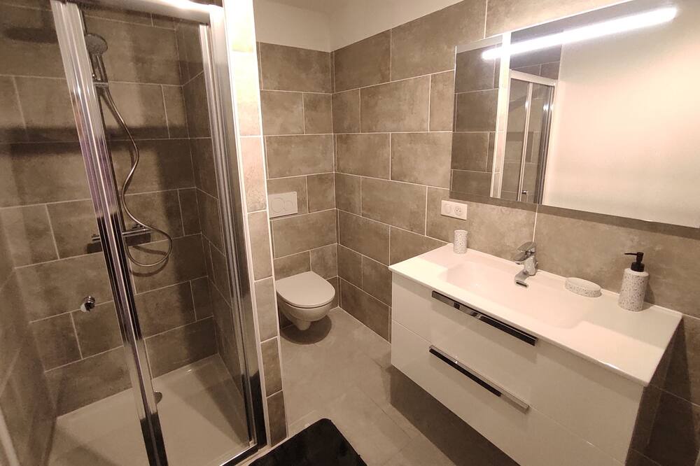 Photo of Bathroom in Escragnolles