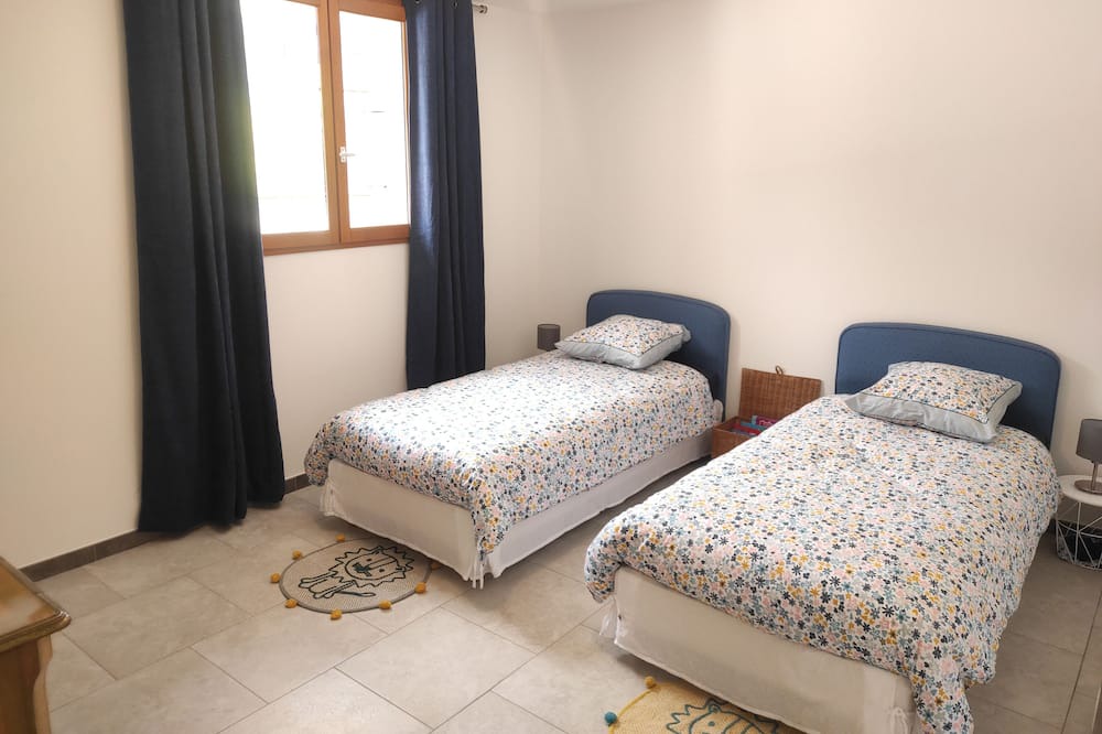 Photo of Bedroom in Escragnolles
