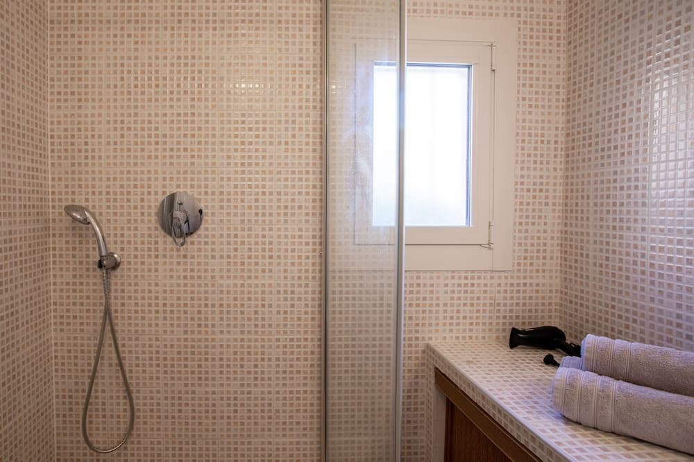 Photo of Bathroom in Le Trayas