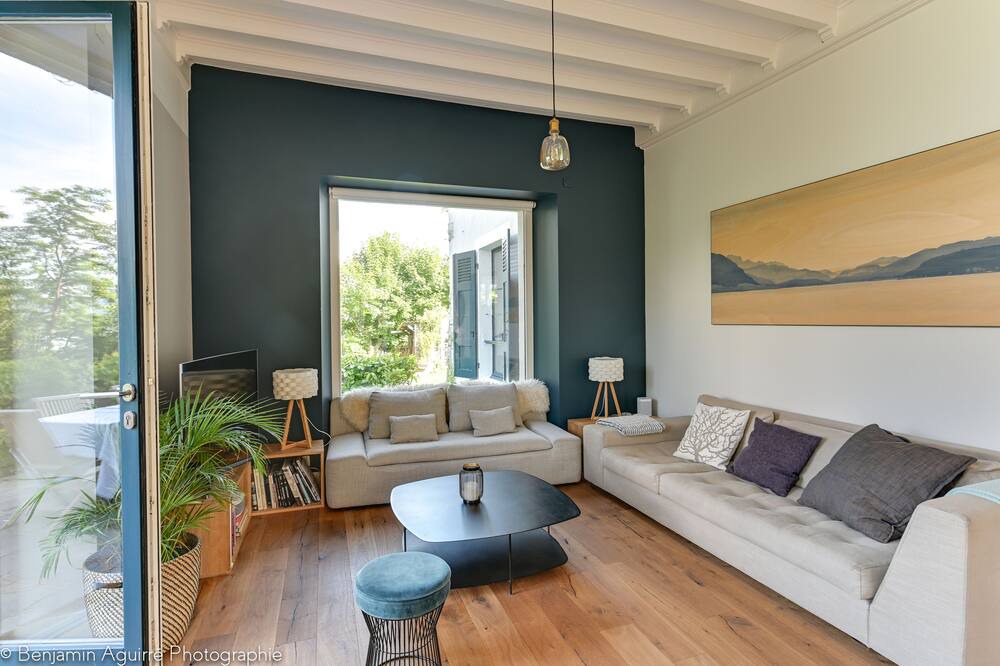 Photo of Livingroom in Menthon-Saint-Bernard