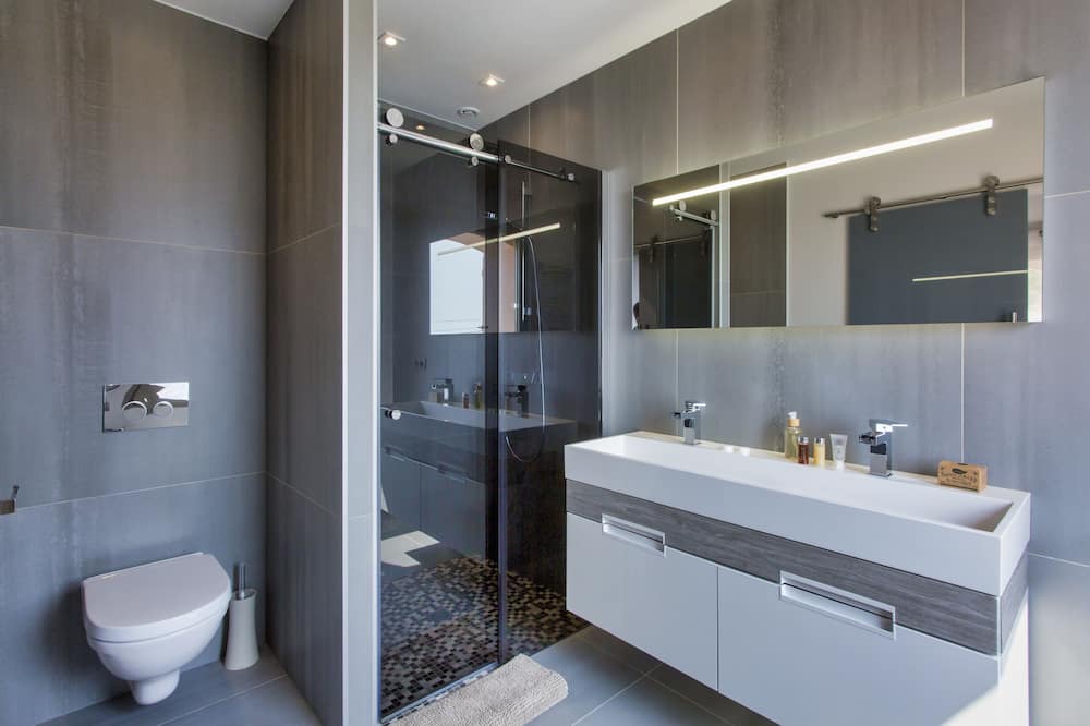 Photo of Bathroom in Espero-Pax