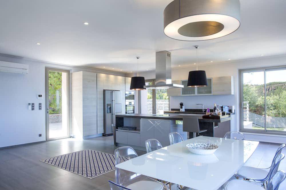 Photo of Kitchen in Espero-Pax