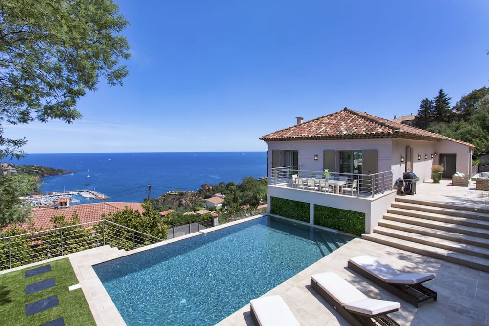 Photo of Outdoor in Espero-Pax