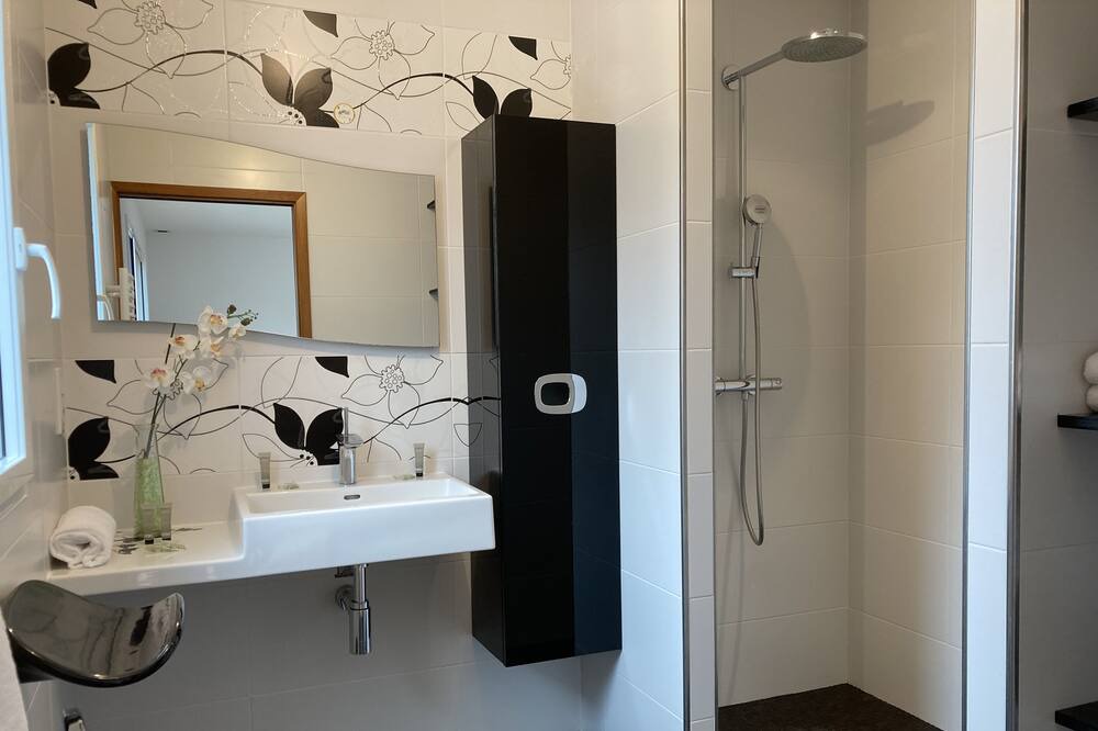 Photo of Bathroom in Saint-Jean-de-Monts