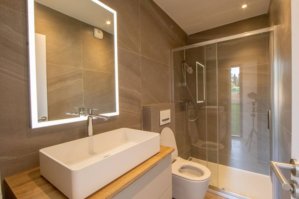 Photo of Bathroom in Guerrevieille