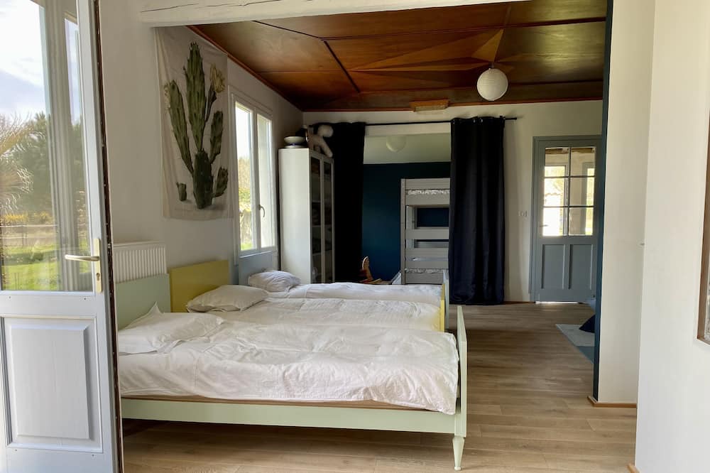 Photo of Bedroom in Gaillan-en-Medoc