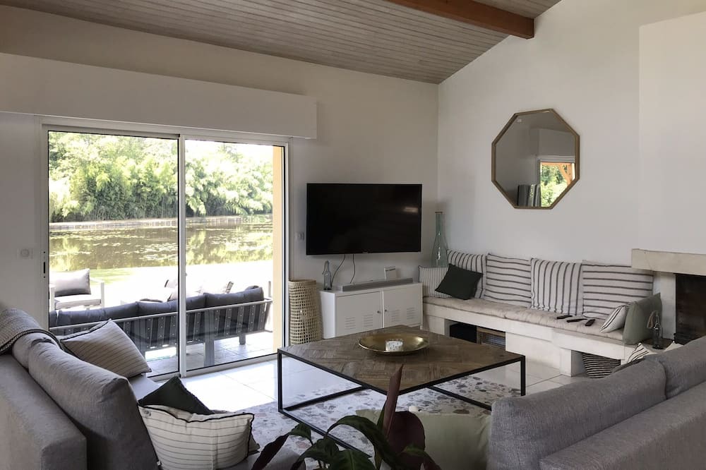 Photo of Livingroom in Candresse