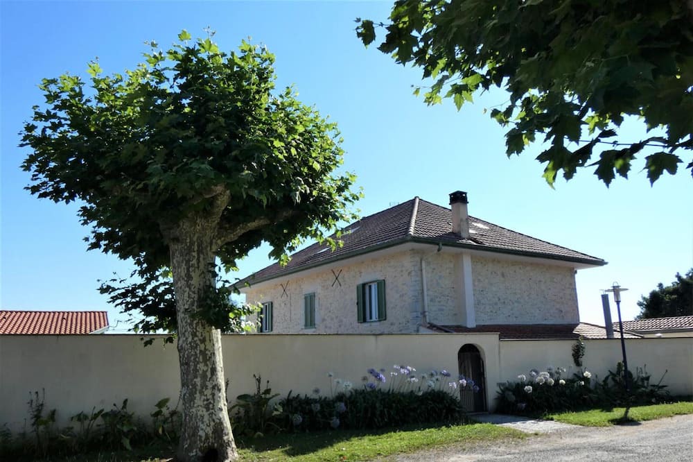 Photo of Outdoor in Saint-Lon-les-Mines