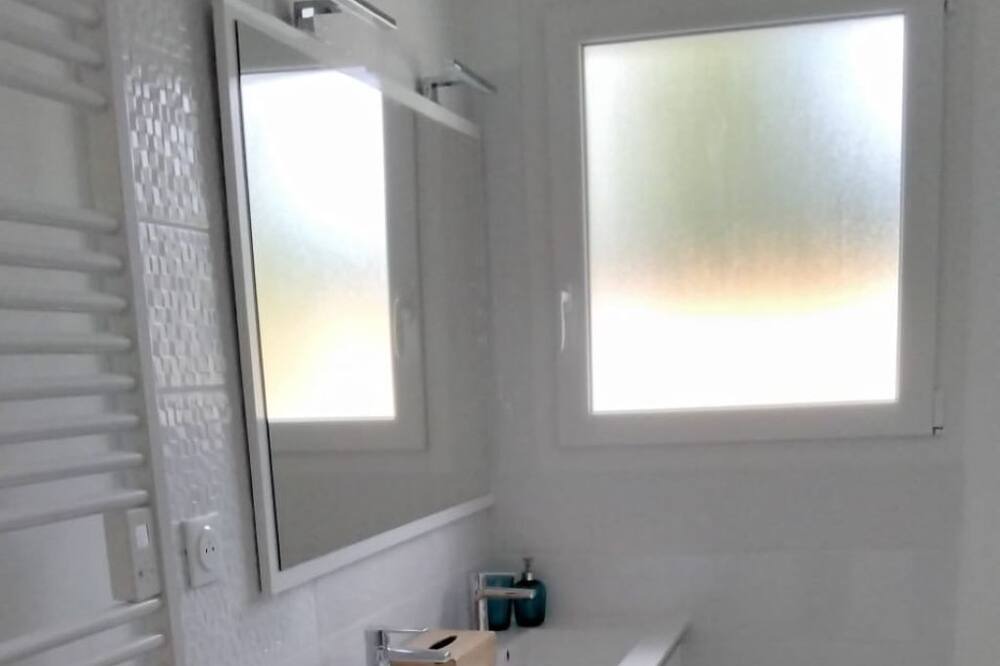 Photo of Bathroom in Les Mathes
