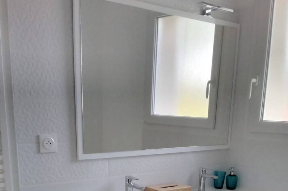 Photo of Bathroom in Les Mathes