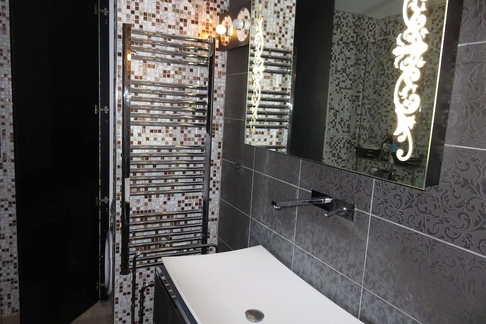 Photo of Bathroom in Le Trayas
