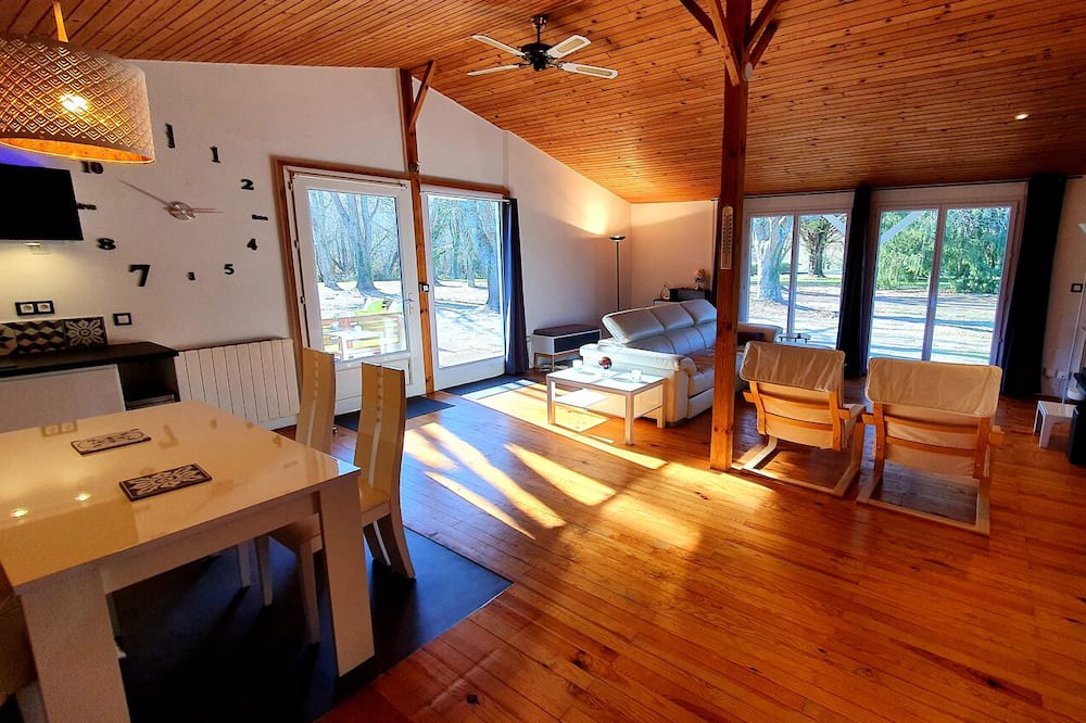 Photo of Livingroom in Saint-Vincent-de-Tyrosse