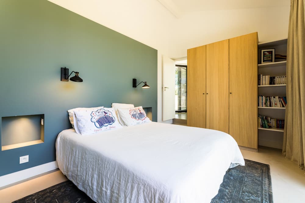 Photo of Bedroom in Arbonne
