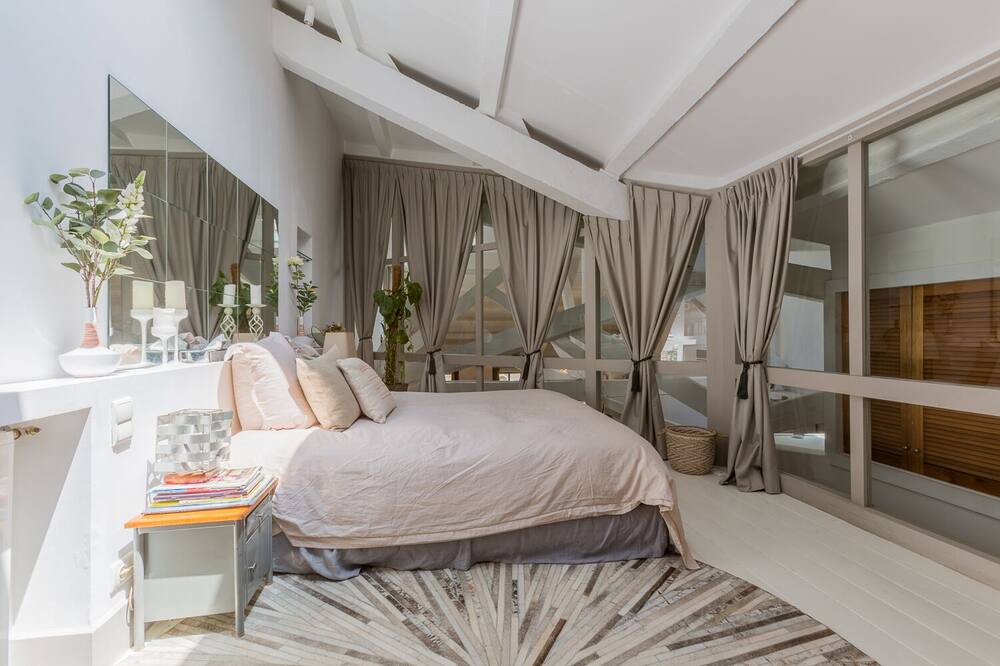 Photo of Bedroom in 6th Arrondissement
