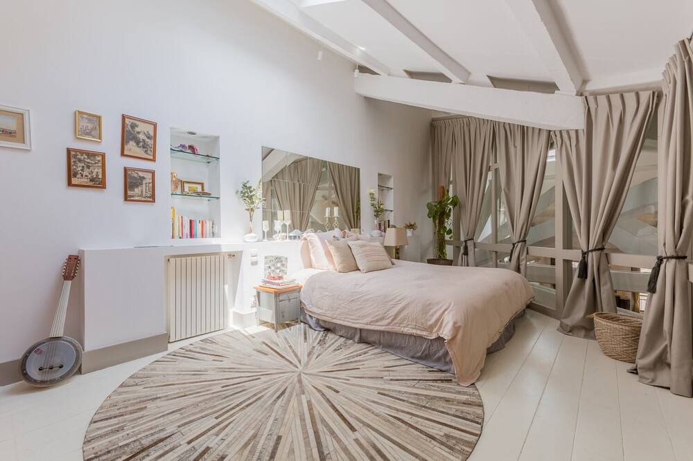 Photo of Bedroom in 6th Arrondissement