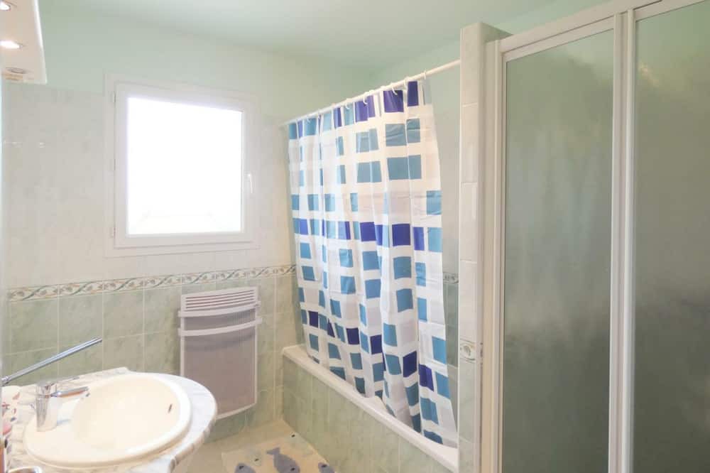 Photo of Bathroom in Saint-Jean-de-Marsacq