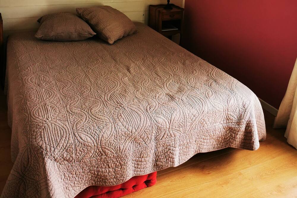 Photo of Bedroom in Lahonce