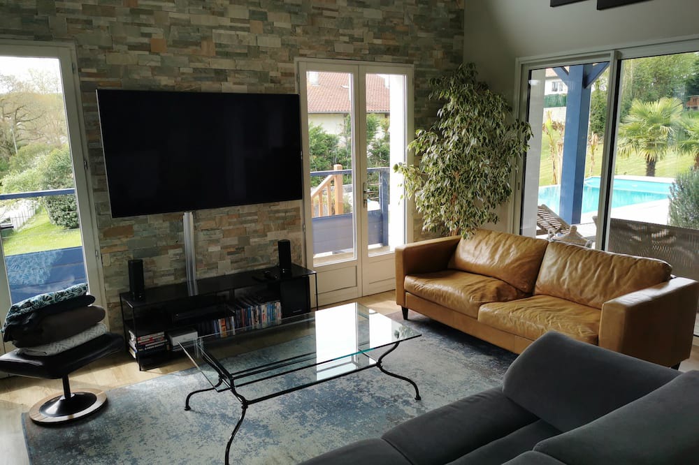 Photo of Livingroom in Lahonce