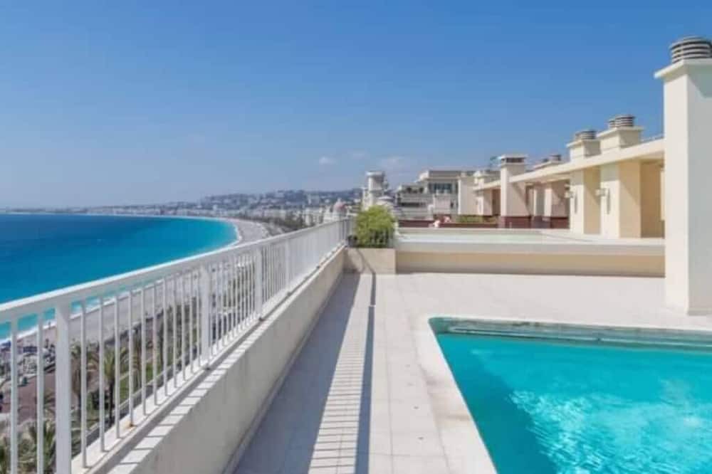 Photo of Outdoor in Carre d'Or