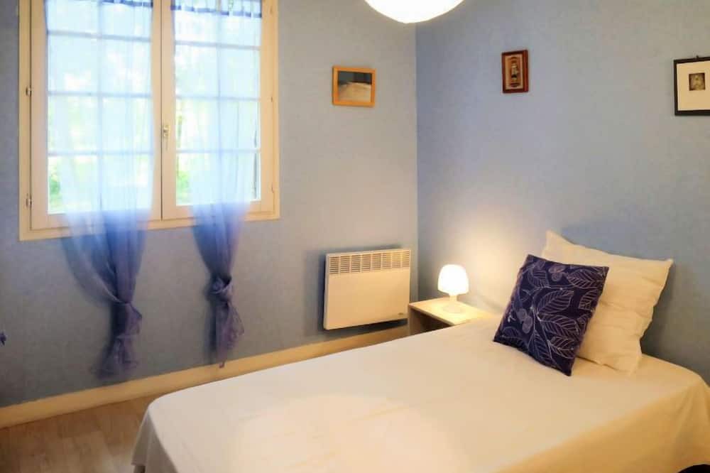 Photo of Bedroom in Saint-Laurent-de-Medoc