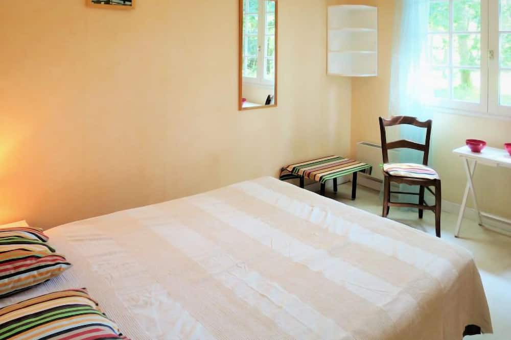 Photo of Bedroom in Saint-Laurent-de-Medoc