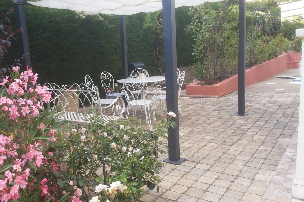 Photo of Patio Balcony in Saint-Vallier-de-Thiey