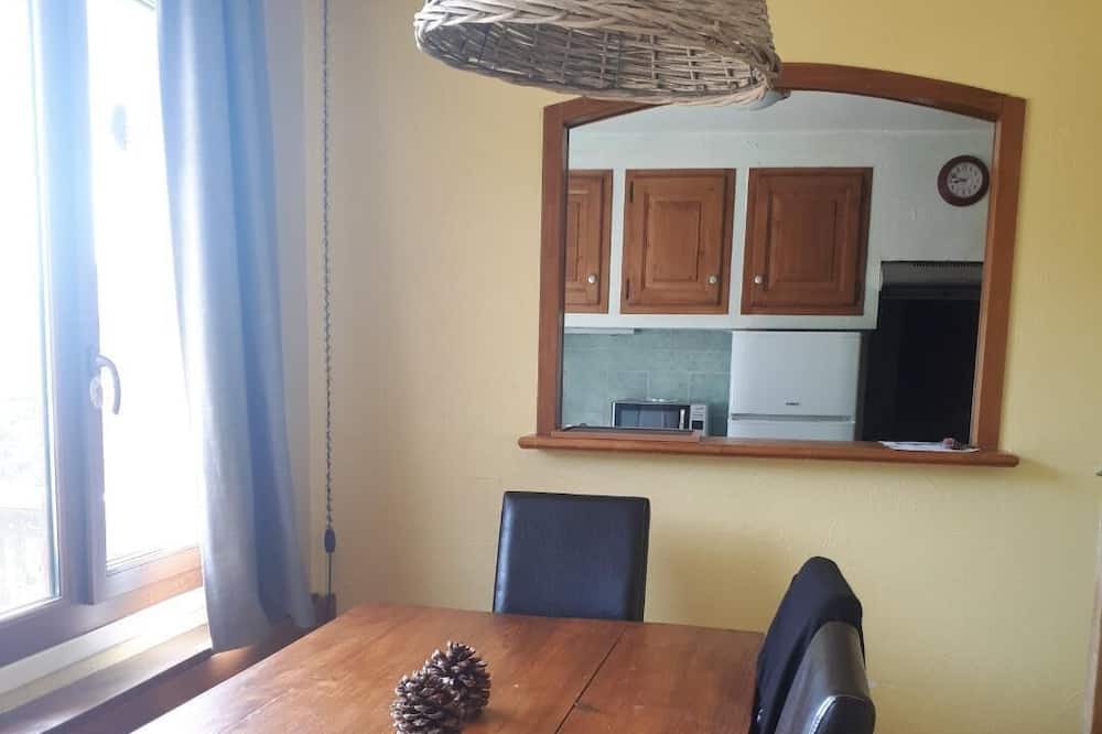 Photo of Kitchen in Greolieres les Neiges