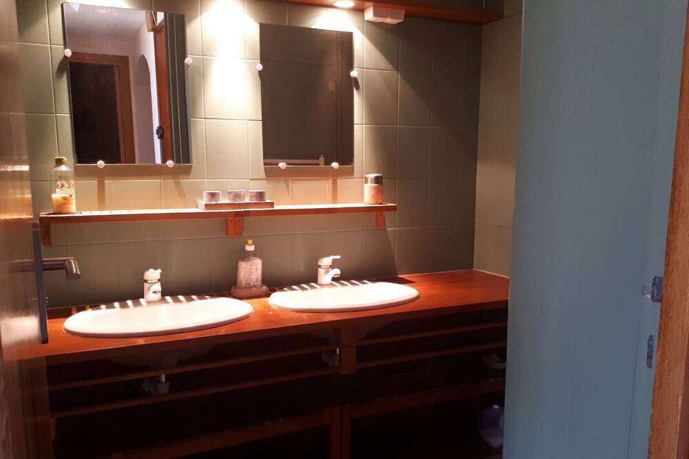 Photo of Bathroom in Greolieres les Neiges