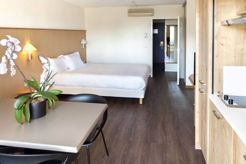 Photo of Bedroom in Plaine de la Brague