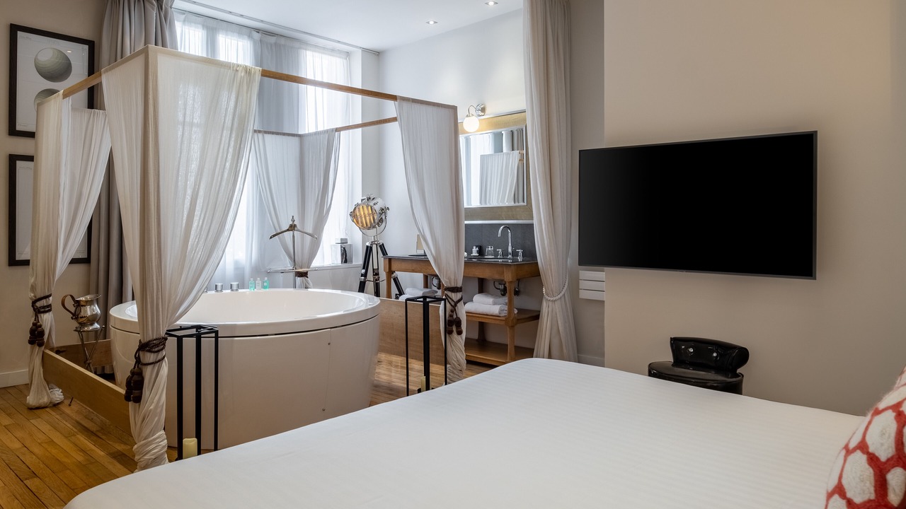 Photo of Bedroom in Bordeaux City Centre