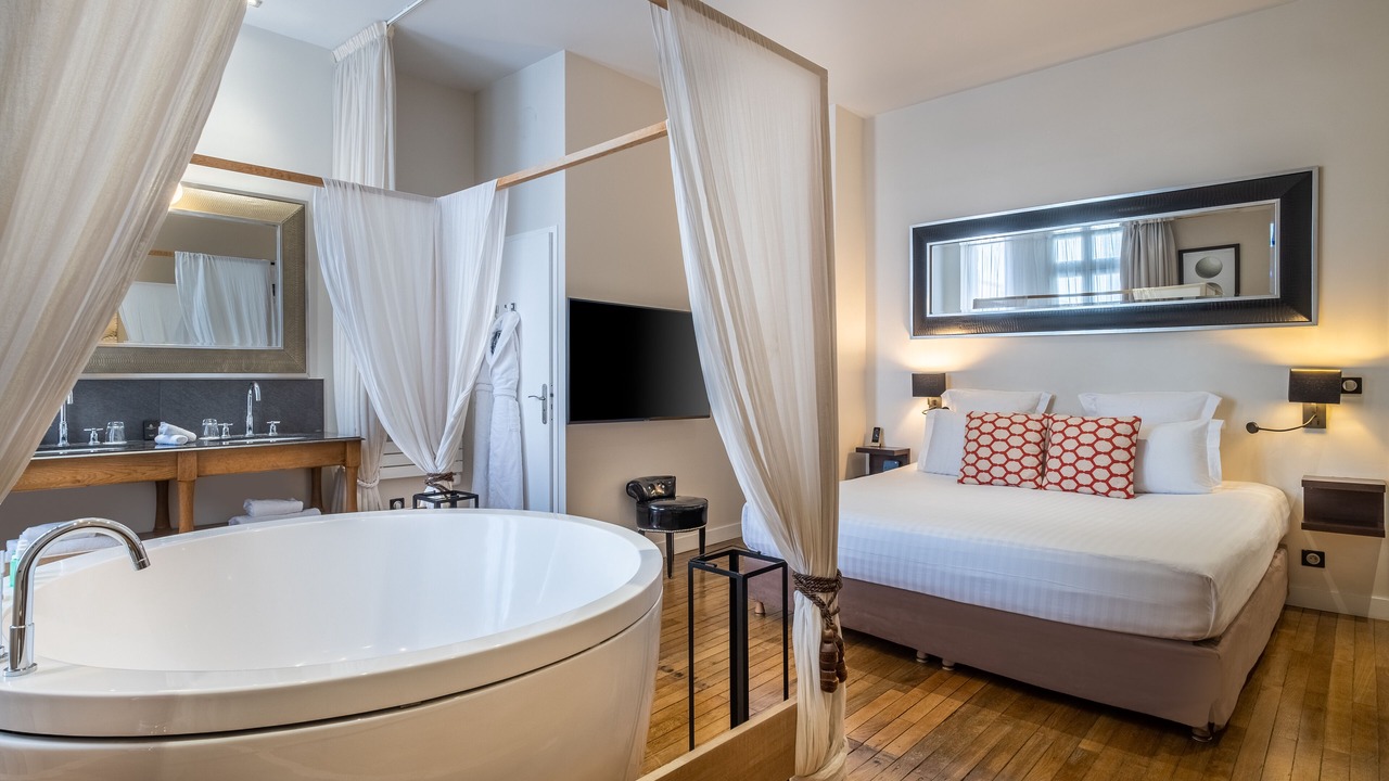 Photo of Bedroom in Bordeaux City Centre