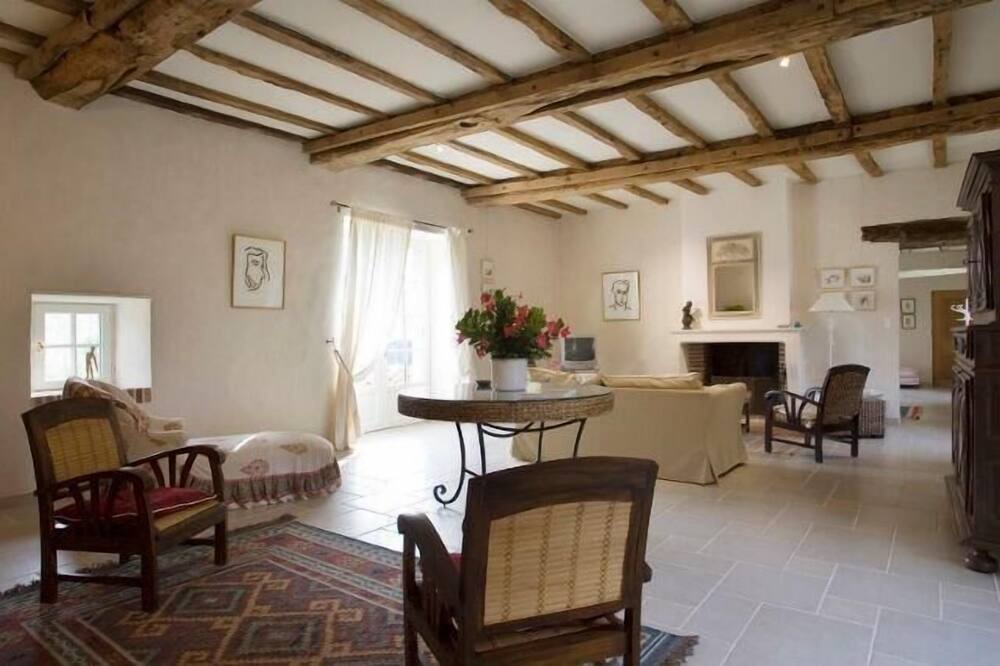 Photo of Livingroom in Tallud-Sainte-Gemme