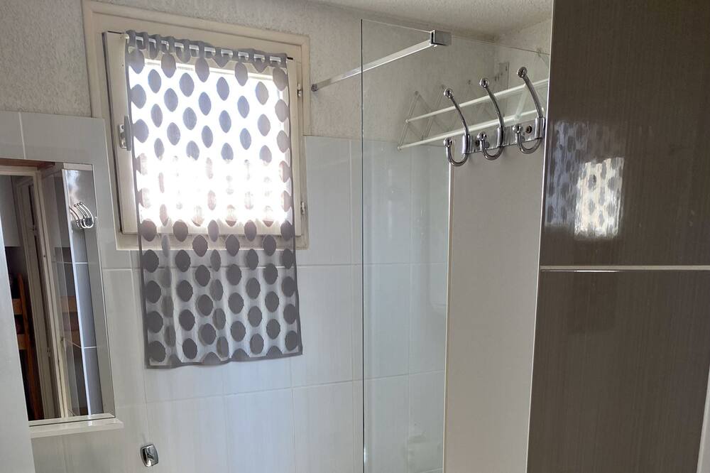 Photo of Bathroom in Les Sablettes