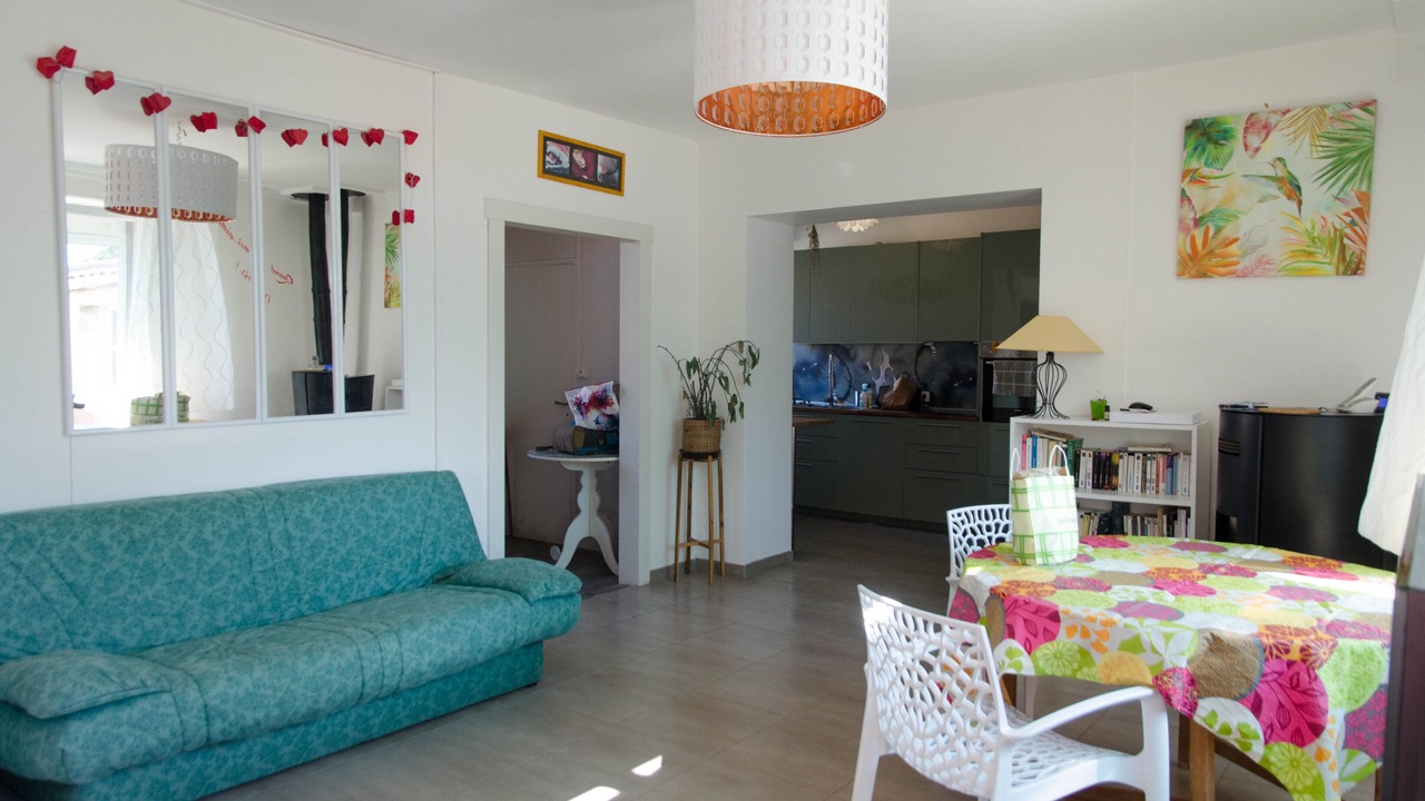 Photo of Livingroom in St-Meme-le-Tenu