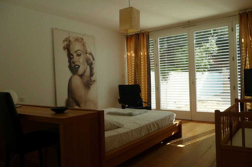 Photo of Bedroom in Hyeres