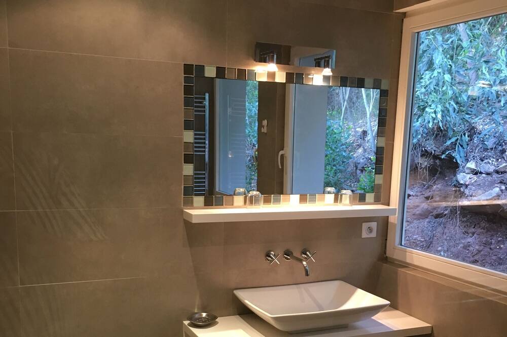 Photo of Bathroom in Hyeres