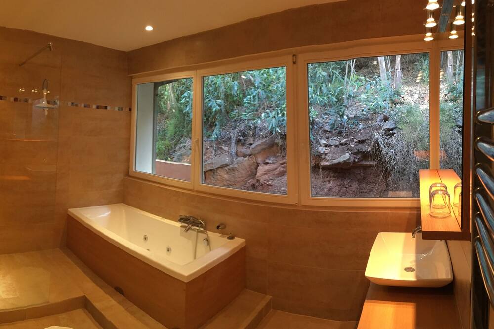 Photo of Bathroom in Hyeres
