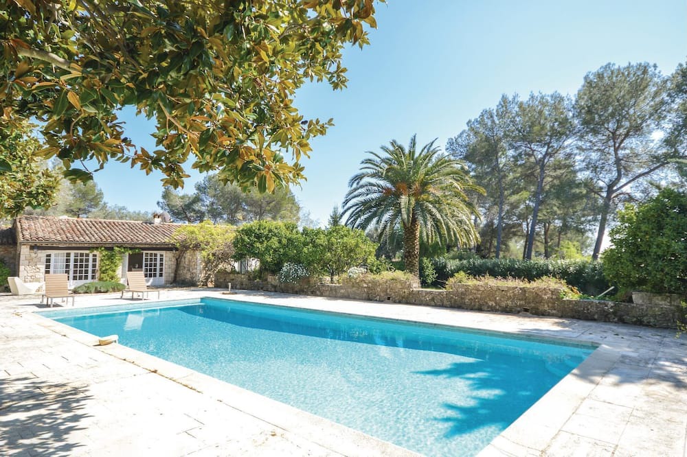 Photo of Outdoor in Le Rouret