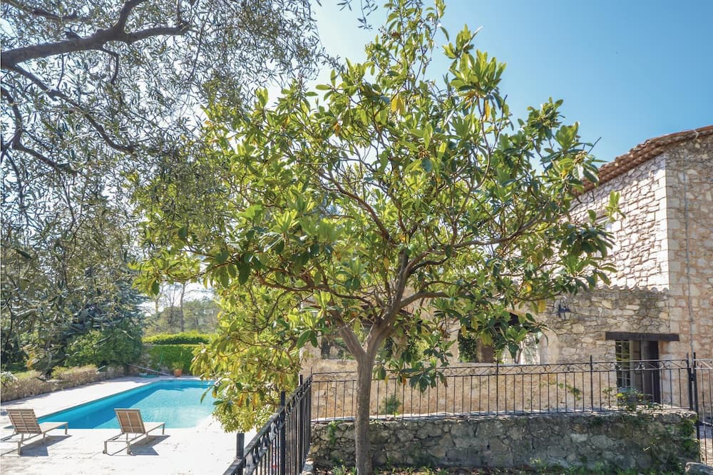 Photo of Outdoor in Le Rouret