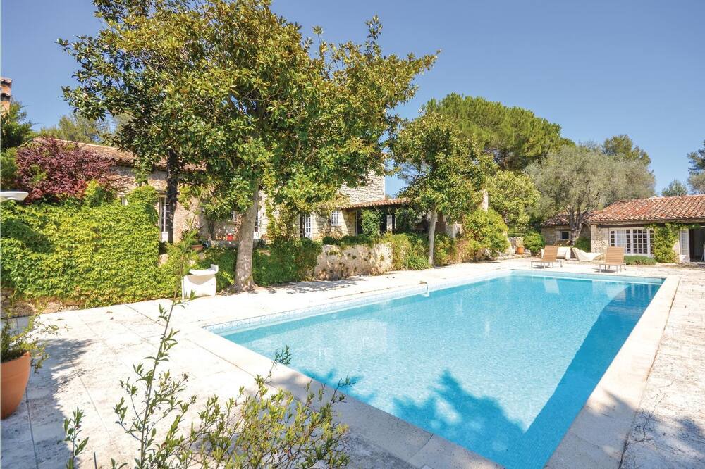 Photo of Outdoor in Le Rouret