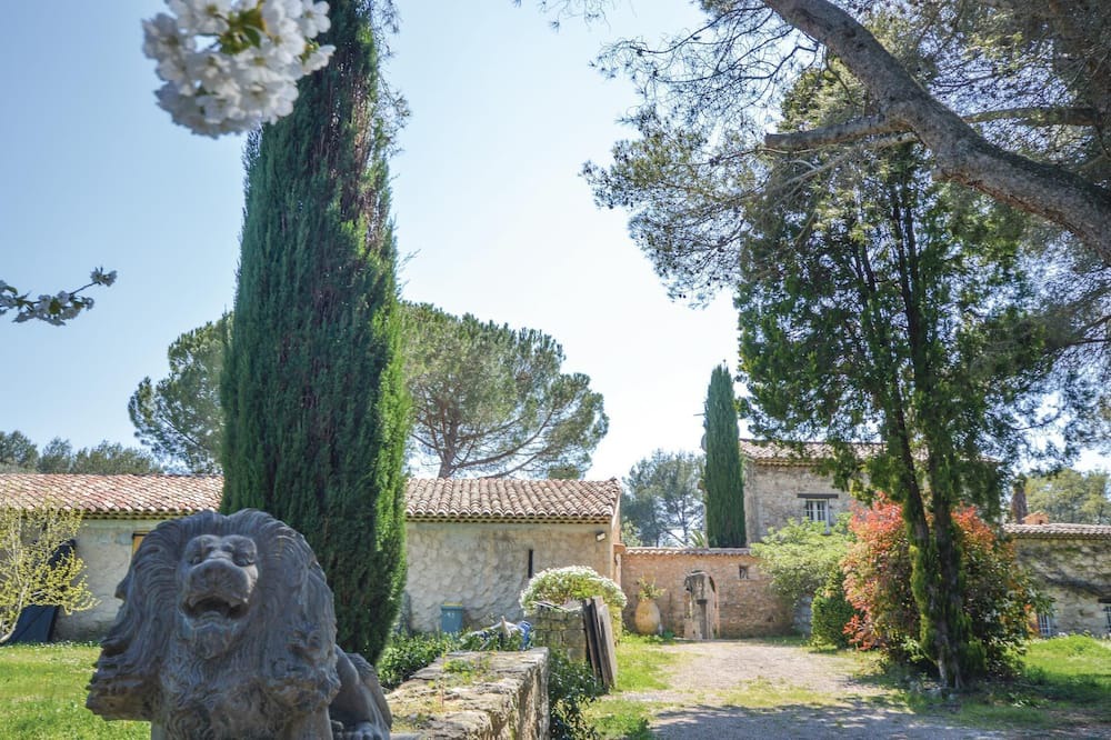 Photo of Outdoor in Le Rouret