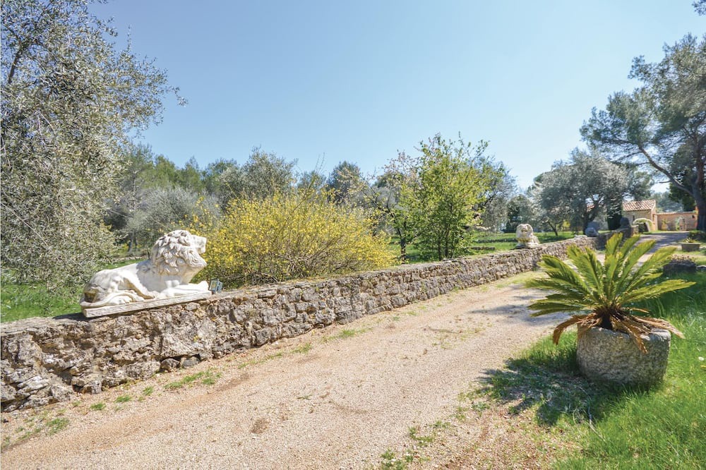 Photo of Others in Le Rouret