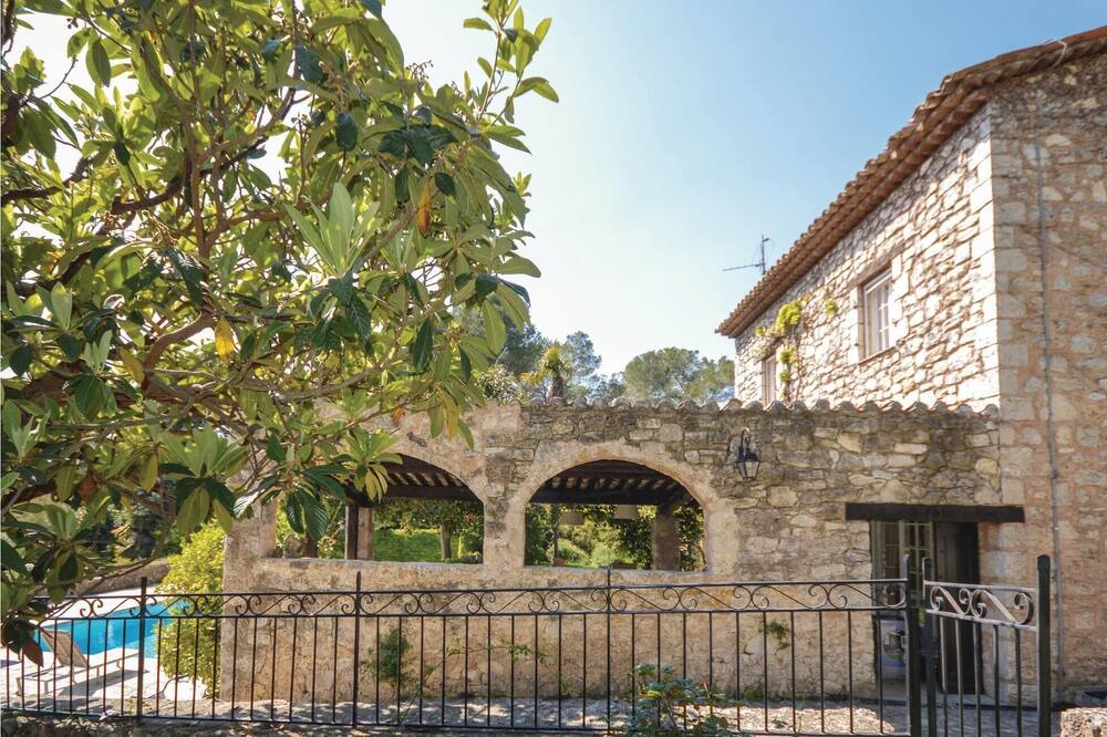 Photo of Outdoor in Le Rouret