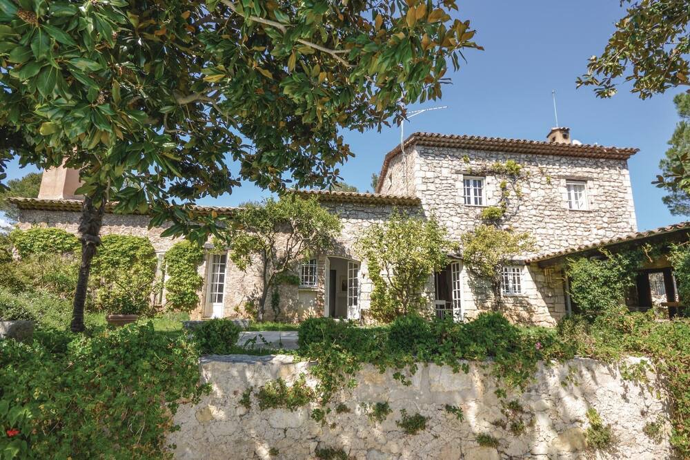 Photo of Outdoor in Le Rouret