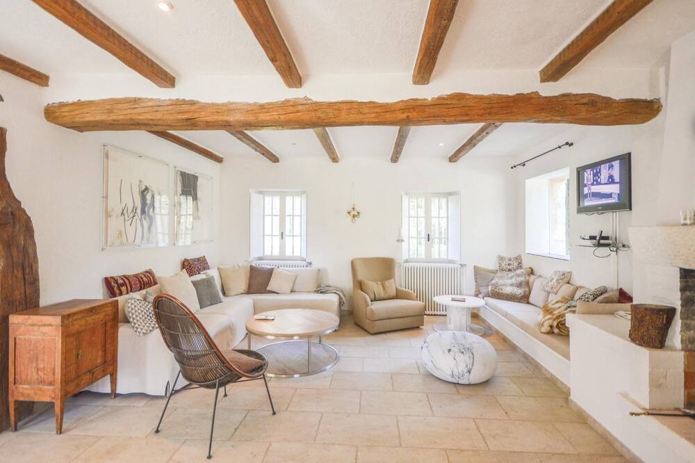 Photo of Bedroom in Le Rouret