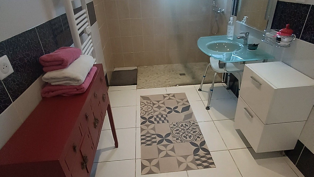 Photo of Bathroom in Saint-Paul