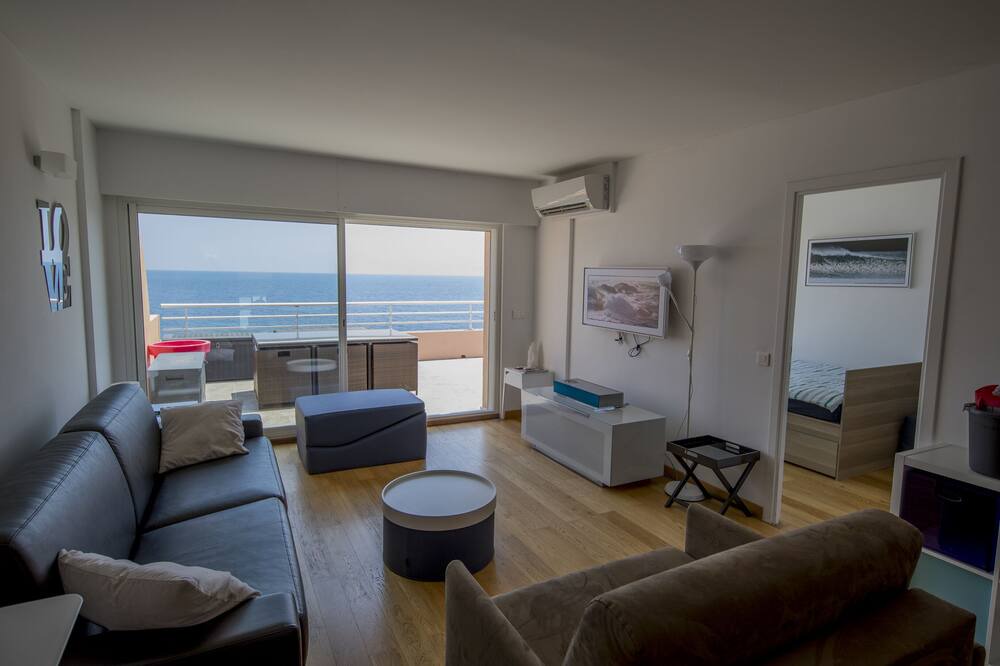 Photo of Livingroom in Le Trayas