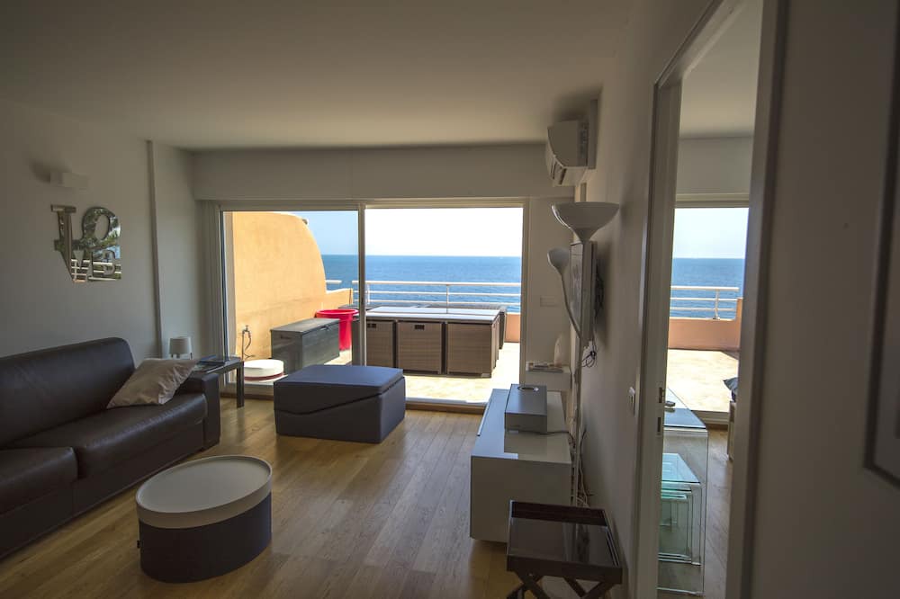 Photo of Livingroom in Le Trayas