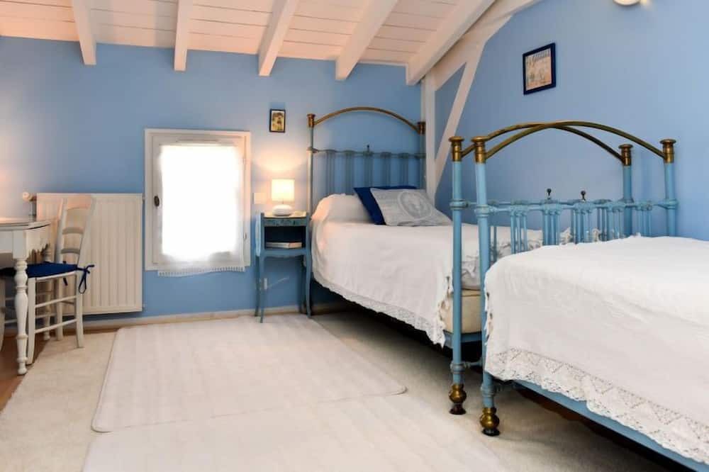 Photo of Bedroom in Mano